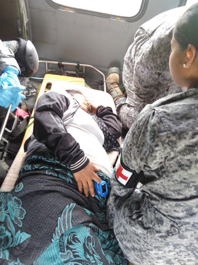 Fuerza Aérea trasladó a dos mujeres indígenas en el Cauca que se encontraban en delicado estado de salud