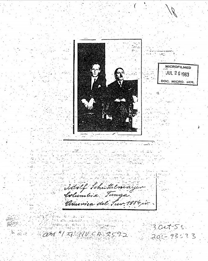 Supuesta fotografía de Hitler junto a Phillip Citroen en Colombia. Foto: Tomado de Perú.com.