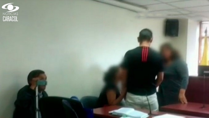 Cayó banda que robaba en supermercados en Bogotá. Uno de los señalados ladrones tiene 18 condenas en su contra