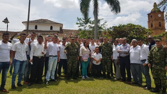 En Caloto 53 jovenes victimas del conflicto recibieron su libreta militar