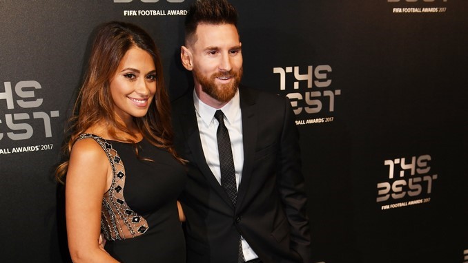 El jugador argentino Lionel Messi y su esposa Antonella Rocuzzo. EFE