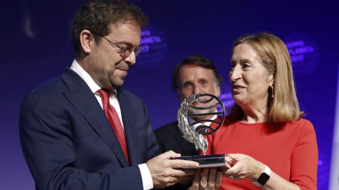 El español Javier Sierra gana el Premio Planeta con su novela “El fuego invisible”