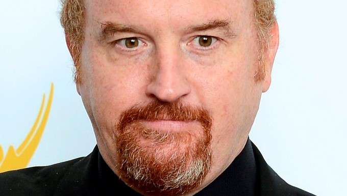 Fotografía de archivo del actor Louis C.K. durante la 64 edición de los Premios Emmy en el Teatro Nokia en Los Angeles, California (Estados Unidos) el 23 de septiembre de 2012. EFE/Archivo