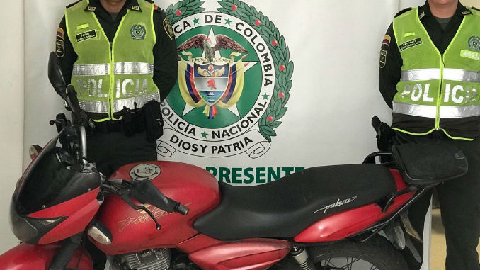 Uniformados de la Estación de Policía Laureles recuperaron moto en las últimas horas 1 Moto_Recuperada1