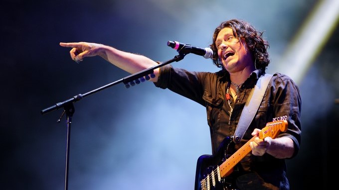 La banda de rock Caifanes se plantea iniciar próximamente la composición de un nuevo álbum pensando cómo seguir siendo ellos mismos y a la vez cubrir las demandas que exige la música en la actualidad, dijo en entrevista con Efe el baterista del grupo, Alfonso André. EFE/ARCHIVO