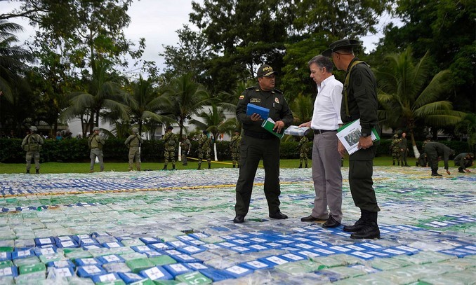 VIDEO Y FOTOS: Más de 12 toneladas de cocaína del 'Clan del Golfo' decomisó la Policía en Carepa y Chigorodó 3 Más de 12 toneladas de cocaína del 'Clan del Golfo' decomisó la Policía en Carepa y Chigorodó