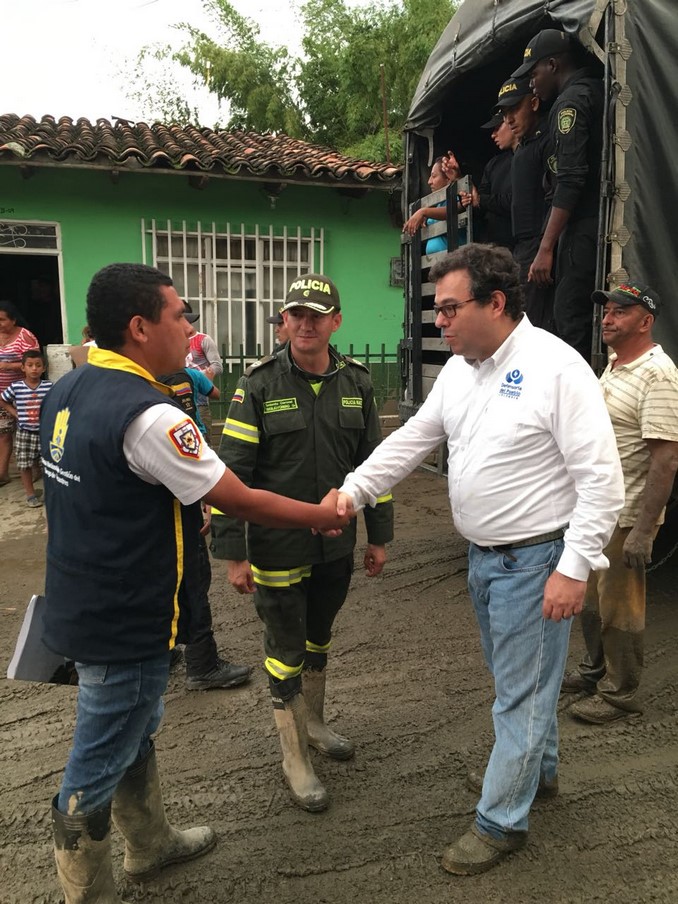 El defensor del Pueblo, Carlos Alfonso Negret Mosquera, se encuentra realizando un acompañamiento a las comunidades afectadas por las inundaciones en Corinto, Cauca.