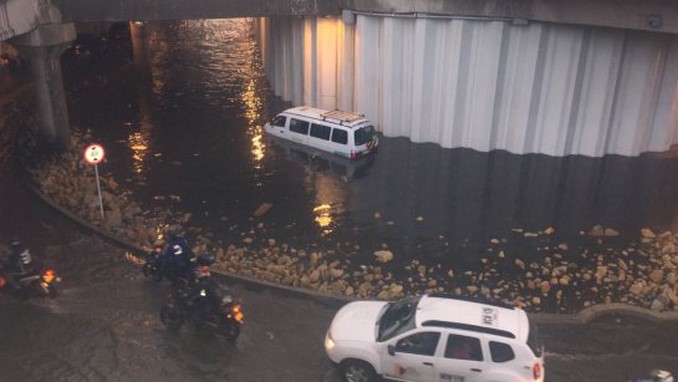 VIDEOS: ¡Vuelve y juega! Inundación en el deprimido de la 94