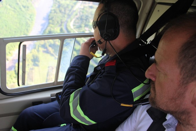 Fuerza Aérea sobrevuela las zonas en Tolima y Cundinamarca afectadas por deslizamientos y crecientes