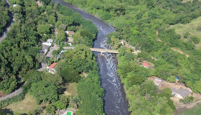 Fuerza Aérea sobrevuela las zonas en Tolima y Cundinamarca afectadas por deslizamientos y crecientes
