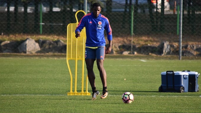 Duván Zapata explica la verdad sobre el penal contra Francia que le quitó Quintero 1 duvan zapata seleccion colombia