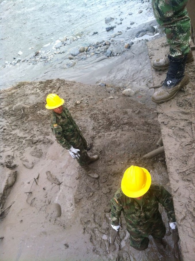 Ejército adelanta labores de evacuación, remoción de escombros y reubicación de afectados en Corinto
