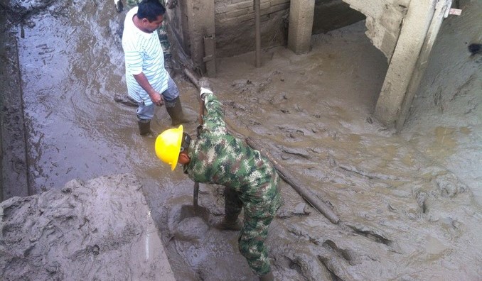 Ejército adelanta labores de evacuación, remoción de escombros y reubicación de afectados en Corinto