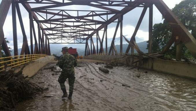 Ejército adelanta labores de evacuación, remoción de escombros y reubicación de afectados en Corinto