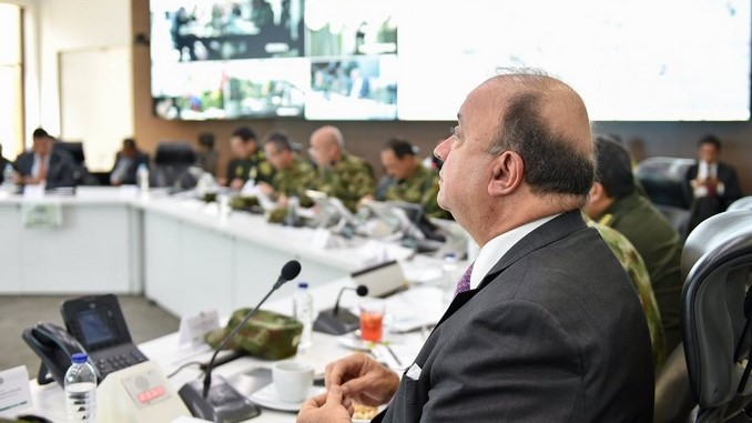 el ministro de Defensa, Luis Carlos Villegas,