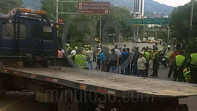 VIDEO: Taxistas en la manifestación denuncian que no los dejan pasar hacia La Alpujarra 1 Taxitas en la manifestación denuncian que no los dejan pasar hacia La Alpujarra