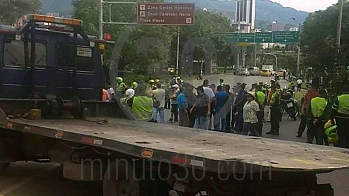 Taxitas en la manifestación denuncian que no los dejan pasar hacia La Alpujarra