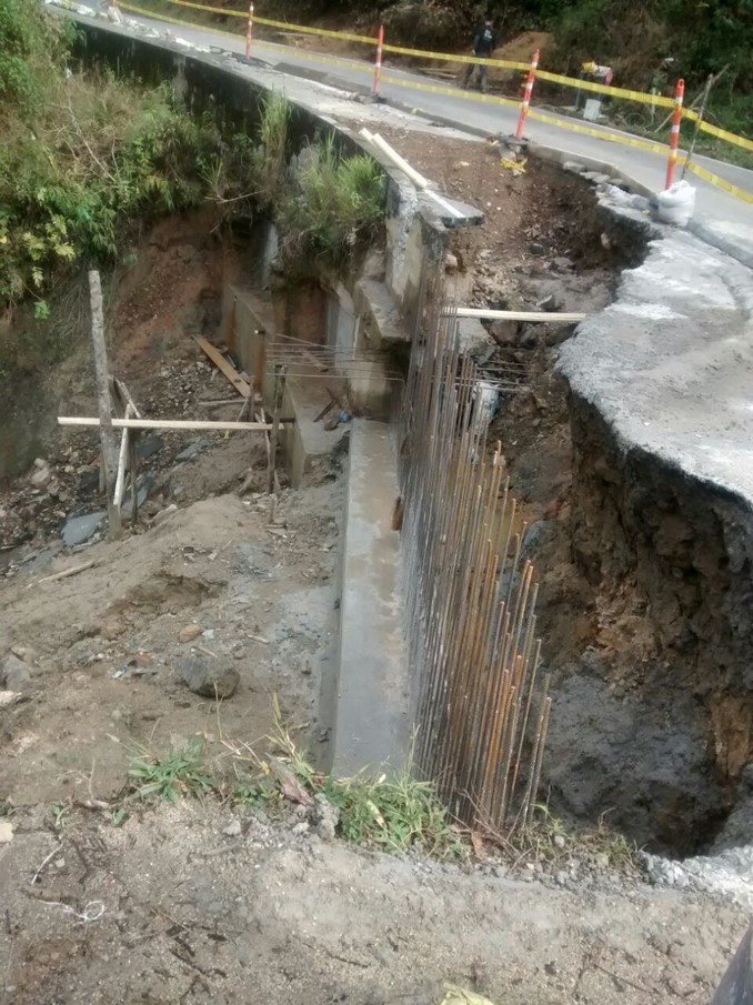 Autoridades departamentales atendieron punto crítico en la vía Sonsón - Nariño