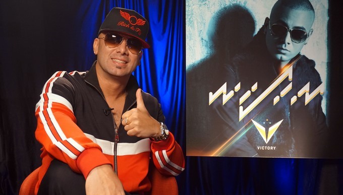 El cantante puertorriqueño Wisin posa durante una entrevista con Efe hoy, jueves 30 de noviembre de 2017, en la sede de Sony Music en Miami, Florida (EE.UU.). EFE