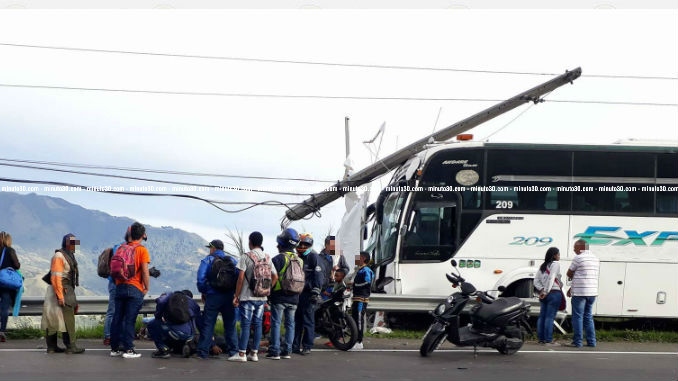 Accidente_Autopista_Medellin_Bogota_Diciem_6_1