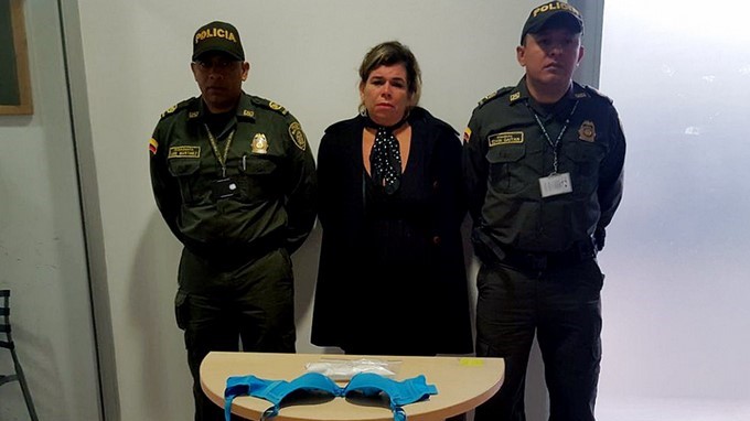 EN FOTO: La detuvieron en el aeropuerto con 320 gramos de cocaína escondidos en su ropa interior 2 Detenida en Colombia con droga