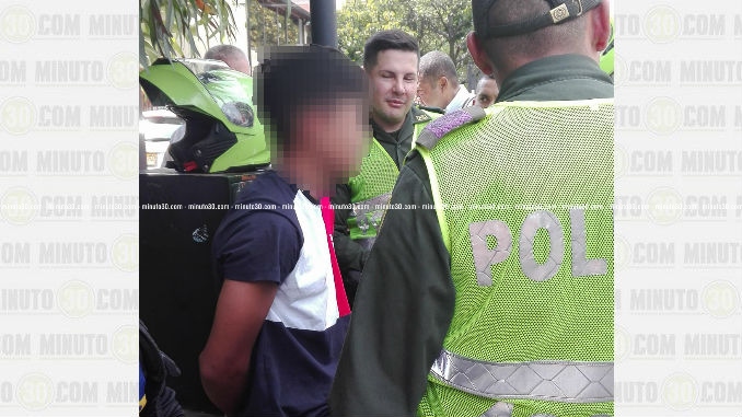 VIDEO: "Tío, dígale a 'fulano' que traiga las cosas para que me dejen ir", dijo el presunto ladrón 5 Hurto_la_80_3