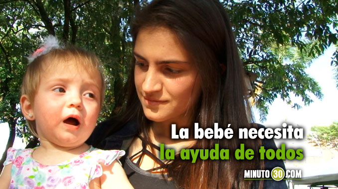 La-bebé-necesita-la-ayuda-de-todos