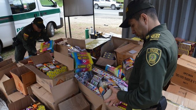 EN FOTOS: Incautaron varios kilogramos de juegos pirotécnicos en diferentes presentaciones 1 Polvora incautada en Copacabana 4