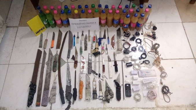 FOTOS: Registran amotinamiento en la cárcel de Itagüí. Varias armas blancas fueron incautadas 1 Registran amotinamiento en la cárcel de Itagüí. Varias armas blancas fueron incautadas