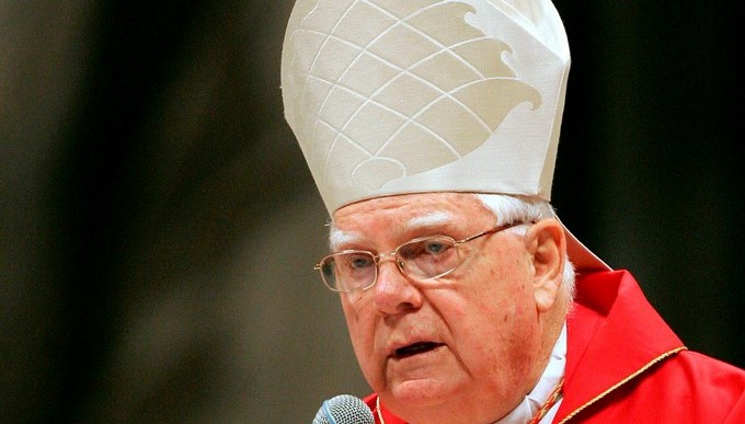 Muere el cardenal Law, señalado de encubrir a curas pederastas en Boston