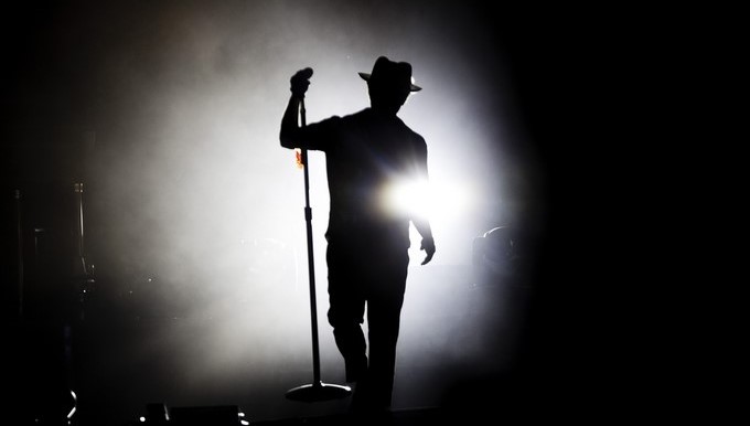 Bruno Mars conquistó con la magia de su voz y movimientos a Bogotá