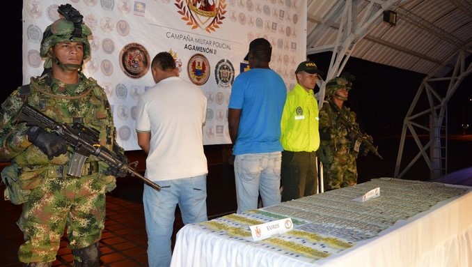 Neutralizan depósito ilegal con cocaína del 'Clan del Golfo' en Turbo. Dos hombres fueron capturados