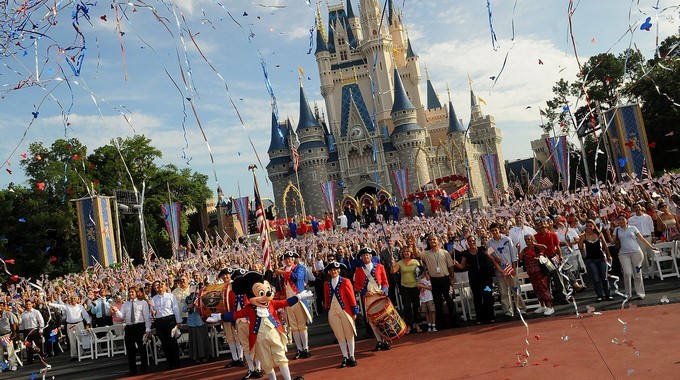 Los portavoces de Disney no dieron explicaciones del porqué de esta nueva medida que empezará a aplicarse en tres hoteles de la zona de Orlando (centro de Florida): Grand Floridian, Polynesian y Contemporary Resorts. EFE/Archivo