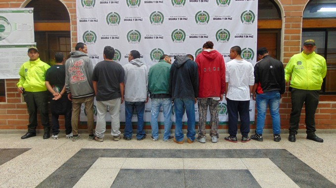 En fotos y video: Capturados 10 presuntos integrantes de la banda 'San Antonio' que delinque en Envigado 6 grupo delincuencial san antonio 3 Copiar