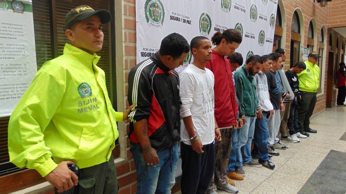 En fotos y video: Capturados 10 presuntos integrantes de la banda 'San Antonio' que delinque en Envigado 7 grupo delincuencial san antonio 4 Copiar