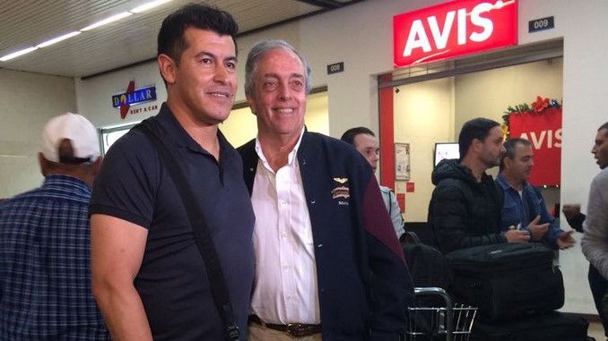 ¡Aterrizó la ilusión del Verde! El entrenador Jorge Almirón ya está en Medellín 1 jorge almiron botero
