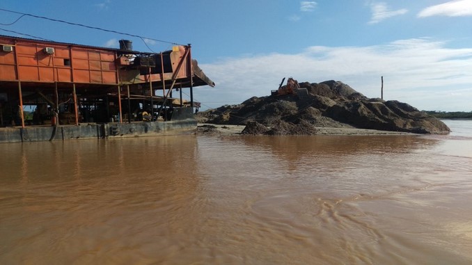 Treinta y dos personas aceptaron cargos por minería ilegal en El Bagre