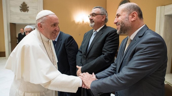 El papa expresa su preocupación y pide que se respete el estatus de Jerusalén