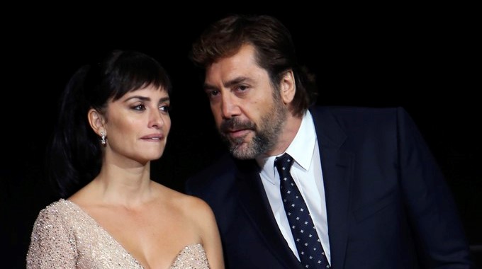 Los actores Javier Bardem y Penélope Cruz durante la presentación de su película "Loving Pablo" en el Festival Internacional de Cine de San Sebastián. EFE/Archivo