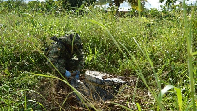 Neutralizan depósito ilegal con cocaína del 'Clan del Golfo' en Turbo. Dos hombres fueron capturados