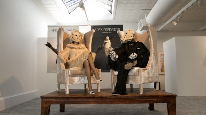 FOTOS: La tienda donde se venden objetos de lujo con dientes y cabello humanos