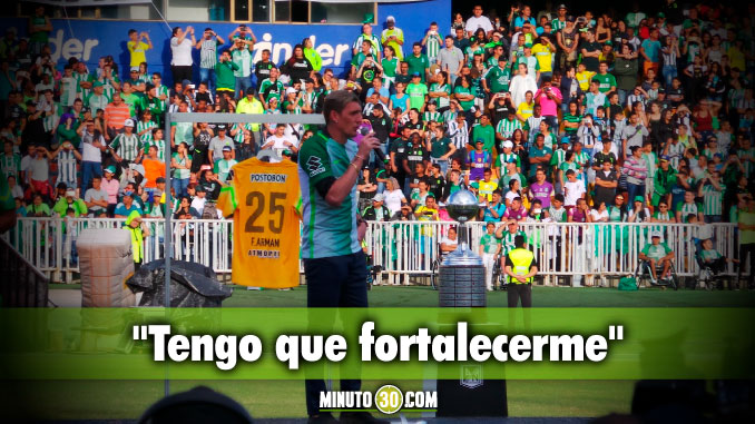 Video: ¿Qué se lleva Franco Armani de los hinchas de Nacional? 3 678 Que se lleva Armani de los hinchas de Nacional