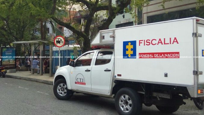 Carro_Fiscalia_centro_de_Medellin