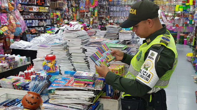 FOTOS: En Medellín, Bello, Envigado, itagüí, Caldas y La Ceja incautaron mercancía de contrabando 3 Polfa_4