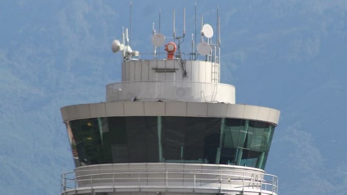 Emisora 'pirata' interfirió con las comunicaciones del Olaya Herrera y obligó al cierre de operaciones 1 Torre_de_Control_Olaya_Herrera