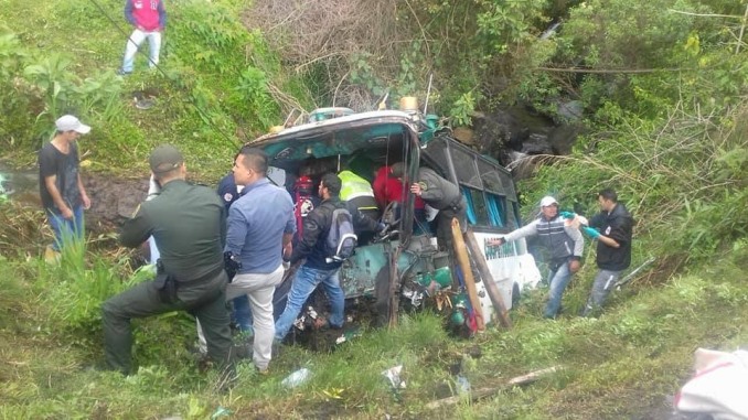 Accidente en la vía Medellín - Santa Rosa de Osos dejó al menos cinco personas muertas