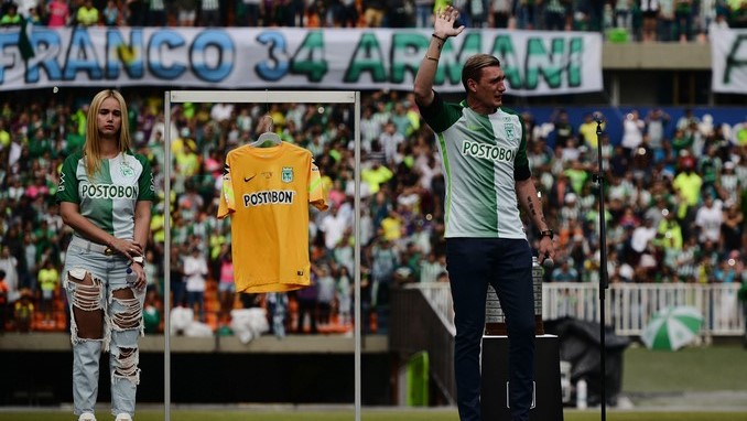 FOTOS: "En ti Franco siempre he visto humildad, buenos modales, carisma" 4 despedida franco armani 1