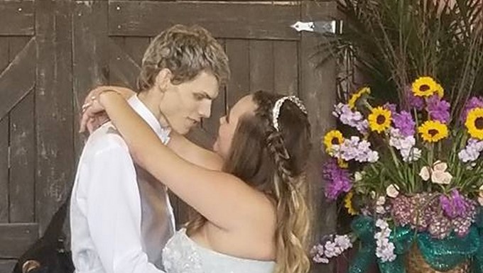 Dustin Snyder y Sierra Siverio/ Tomada de Facebook: Brittany Hails