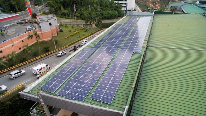 Con energía fotovoltaica el Parque Comercial El Tesoro se compromete con el medio ambiente