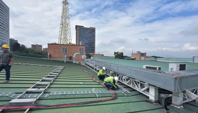 Con energía fotovoltaica el Parque Comercial El Tesoro se compromete con el medio ambiente